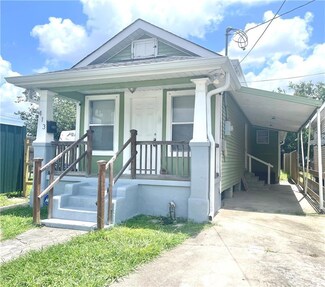 413 3rd Ave, Harvey, LA 70058