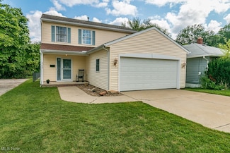 1753 Robindale St, Wickliffe, OH 44092