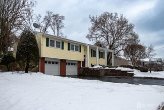 20 Clearview Rd, East Brunswick, NJ 08816