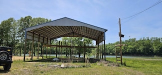 903 Hardin Bottom River Rd, Clifton, TN 38425