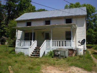 274 Hurt St, Chatham, VA 24531