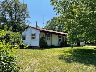 1051 Dykstra Rd, Muskegon, MI 49445