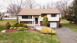 39 Willow Grove Way, Manalapan, NJ 07726
