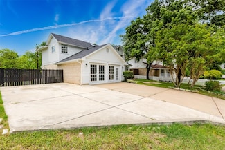 1002 Oakridge Dr, Round Rock, TX 78681