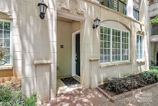 300 W 5th St Unit 3, Charlotte, NC 28202