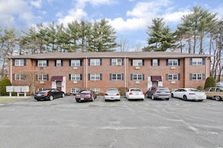 10 Maple Crest Cir Unit E, Holyoke, MA 01040