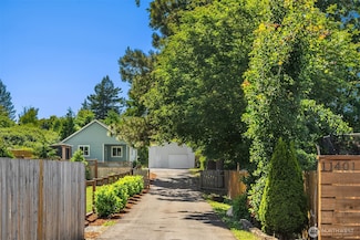 11401 14th Ave S, Burien, WA 98168