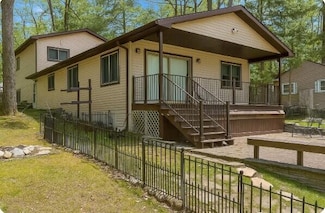 14150 Pointe Rd, Atlanta, MI 49709