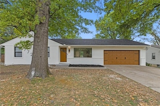 7720 Crisp Ave, Raytown, MO 64138