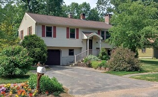 28 Green Pine Ln, Westfield, MA 01085