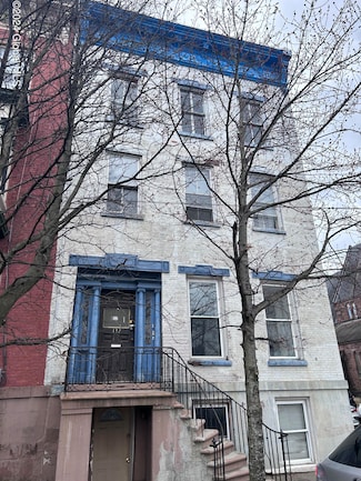 132 1st St, Troy, NY 12180