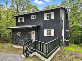 16 Norman Dr, East Stroudsburg, PA 18302