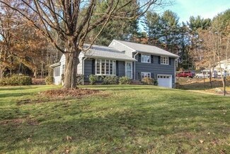 12 Clearview Dr, West Brookfield, MA 01585