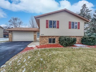 11521 Jersey Ave N, Champlin, MN 55316