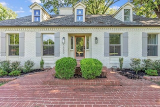 5385 Walnut Grove Rd, Memphis, TN 38120