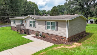 2418 6th Ave SW, Hickory, NC 28602