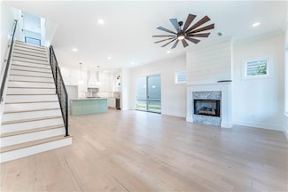 1019 N Main St, Bentonville, AR 72712
