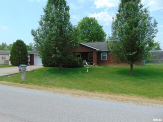 1219 Pin Oak Ln, Benton, IL 62812