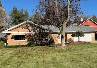 4945 Bauer Rd, Hudsonville, MI 49426