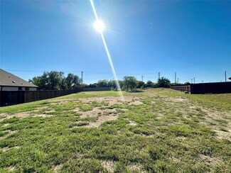 105 Oxford Ct, Weatherford, TX 76088