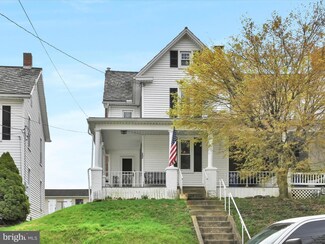 12 E Maple St, Wrightsville, PA 17368