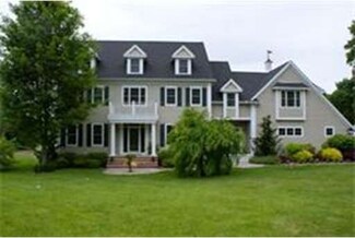 27 Woodbury St, South Hamilton, MA 01982
