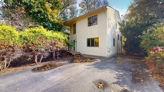66 Silver Lake Ave, Wakefield, RI 02879