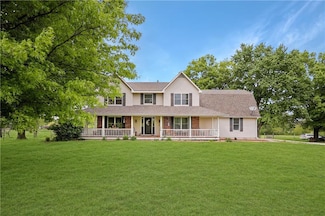 25002 E Twin Pines Dr, Harrisonville, MO 64701