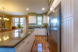 2989 E Pacific Coast Hwy, Signal Hill, CA 90755
