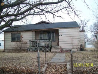 109 N Clark St, Udall, KS 67146