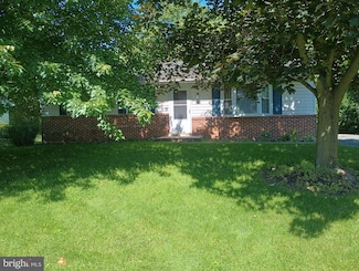 2175 Oswego Dr, Columbia, PA 17512