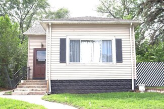 528 Mount St, Gary, IN 46406