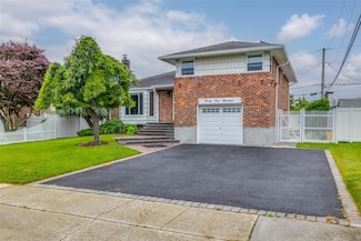 4100 Meadow Ln, Seaford, NY 11783