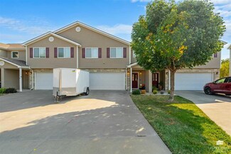 5441 Stone Crest Dr, Manhattan, KS 66503