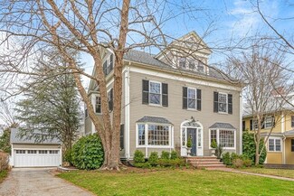 10 Cabot St, Winchester, MA 01890