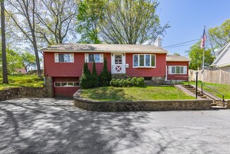 98 Evans Rd, Marblehead, MA 01945