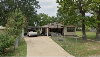 2103 Lowell St, Texarkana, AR 71854