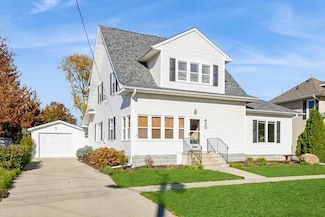 420 S 3rd Ave E, Newton, IA 50208
