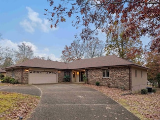 1 Mota Ln, Hot Springs Village, AR 71909