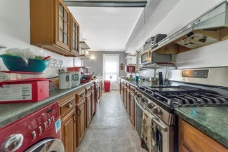 34 Brown St, Springfield, MA 01109