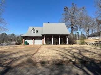 1503 Martin Hill Dr, Tupelo, MS 38804