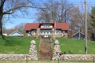 5232 S County Road 210, Knox, IN 46534