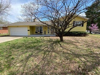 505 Pierson St, Excelsior Springs, MO 64024