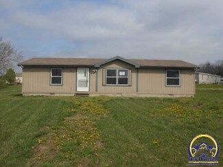 10693 Blackswan Ct, Ozawkie, KS 66070
