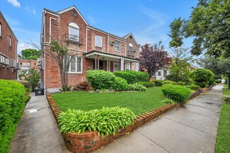 144-11 70th Rd, Flushing, NY 11367