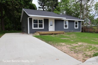 28 Fremont Ave, Fremont, MI 49412