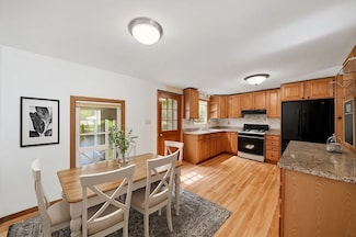 52 Richard Rd, Hanson, MA 02341