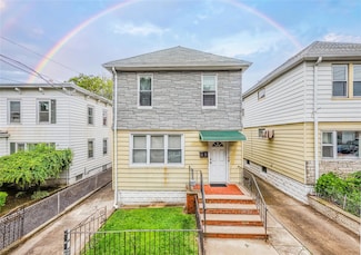45-18 164th St, Flushing, NY 11358