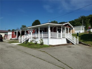 300 Clubhouse Dr, Donegal, PA 15628
