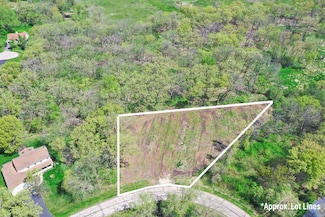 802 Apache Trail, Lake Villa, IL 60046